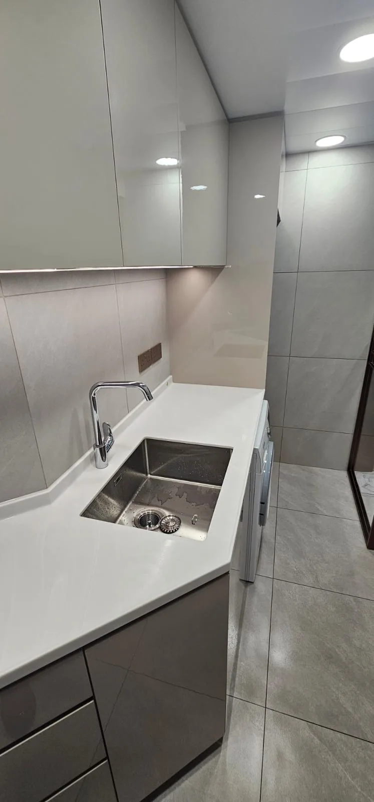 盈翠半島石英石廚房檯面設計